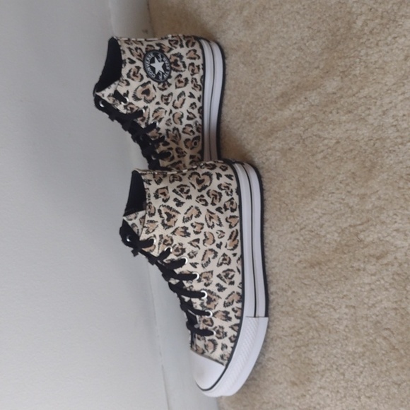 Brand new Women's platform high top Converse cheetah print size 6 - Picture 4 of 7
